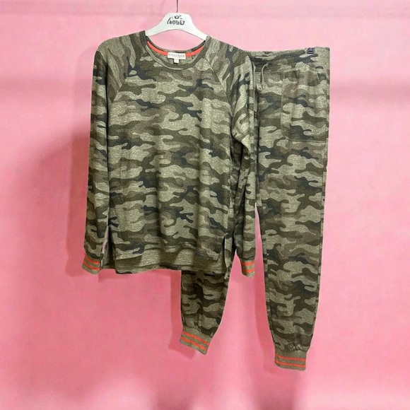 PJ Salvage Other - PJ Salvage Cozy Zoe Green Camo Lounge Pajama Set - M